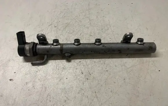 Mercedes-Benz ML W164 Fuel main line pipe A6420700495 A6110780449