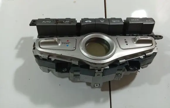 Honda Jazz Climate control unit D067G