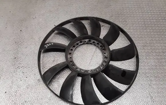 Volkswagen PASSAT B5.5 Fan impeller 058121301B