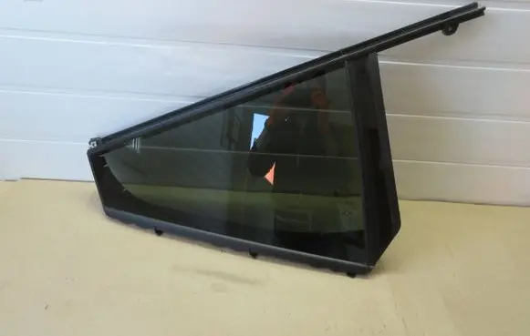 BMW X5 G05 Rear vent window glass 7482162 2BLM378 254274000035