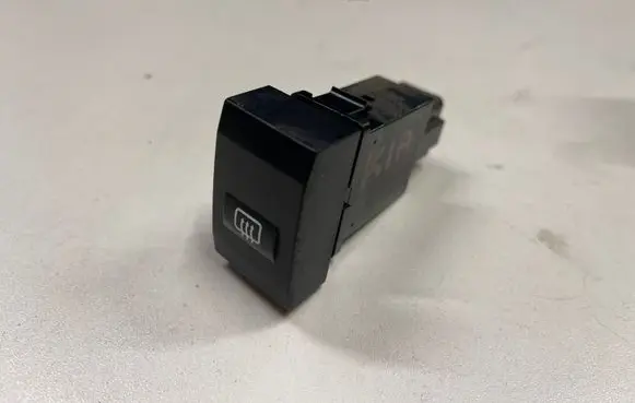 KIA Sorento Windscreen/window heater switch 937103E000 30108