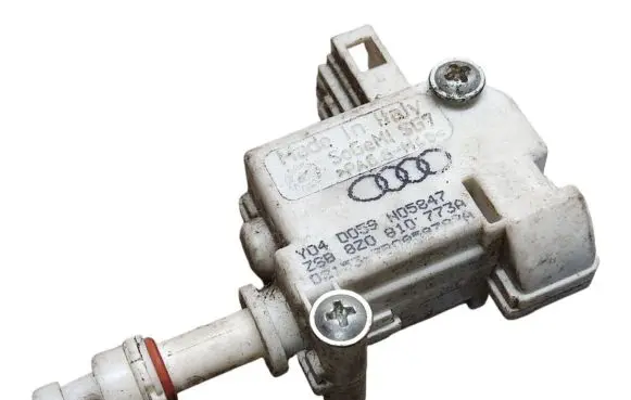 Audi A2 Fuel tank cap lock 8Z0810773A 3B0959782A