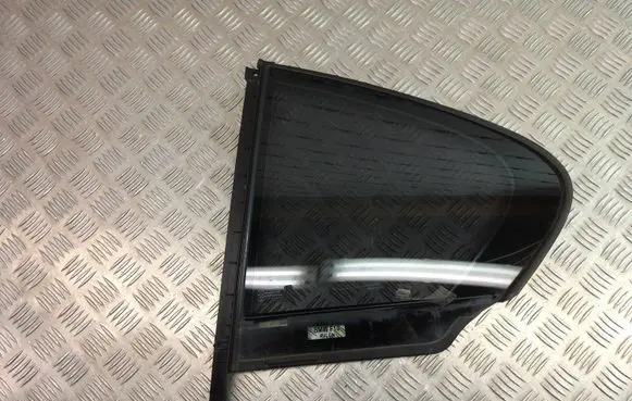 BMW 5 F10 F11 Rear vent window glass 43R001582