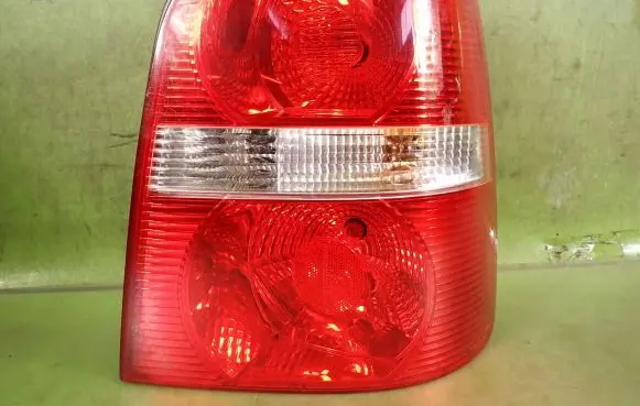 Volkswagen Touran I Rear/tail lights 1T0945112B