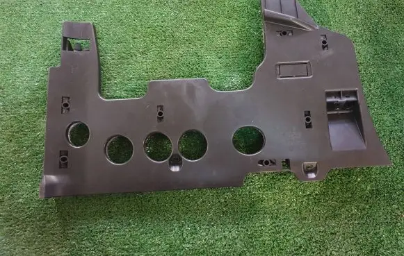 Volkswagen Golf V Dashboard lower bottom trim panel 1K1863081