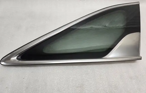 Rear side window