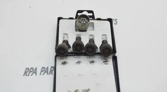 Opel Signum Anti-theft wheel nuts and lock 93173882 11498759