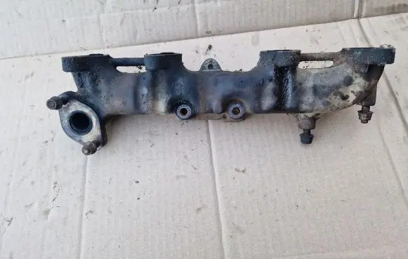 Volkswagen Golf III Exhaust manifold 028253033Q
