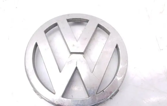 Volkswagen Fox Manufacturer badge logo/emblem 5Z0853601B