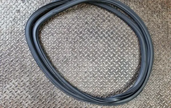 Audi Q5 SQ5 Front door rubber seal 