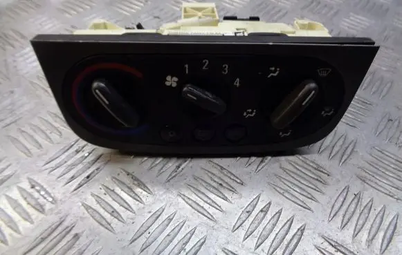 Opel Corsa C Interior fan control switch 