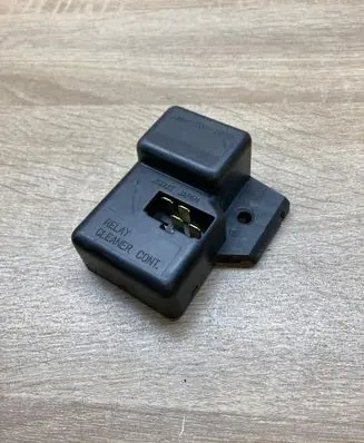 Subaru Forester SF Window wiper relay 3300120517