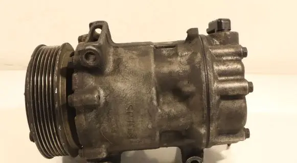 Citroen C4 I Picasso Air conditioning (A/C) compressor (pump) 03960504962