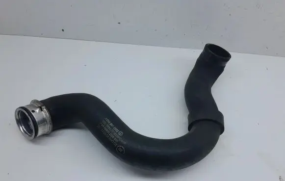 Mercedes-Benz C W204 Engine coolant pipe/hose A204501682