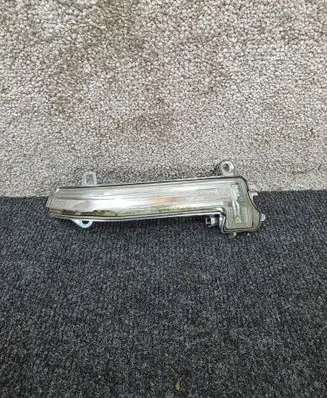 BMW 2 F22 F23 Mirror indicator light 7280772
