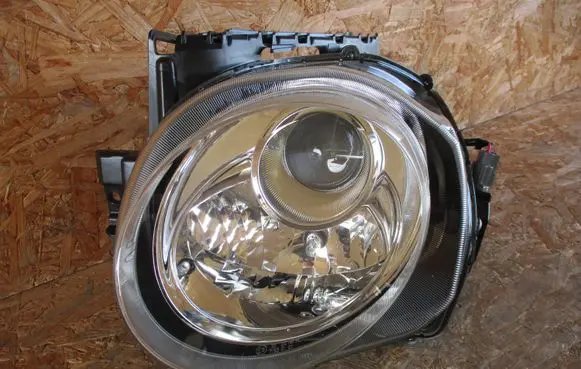 Nissan Juke I F15 Headlight/headlamp