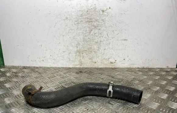 Coolant pipe/hose