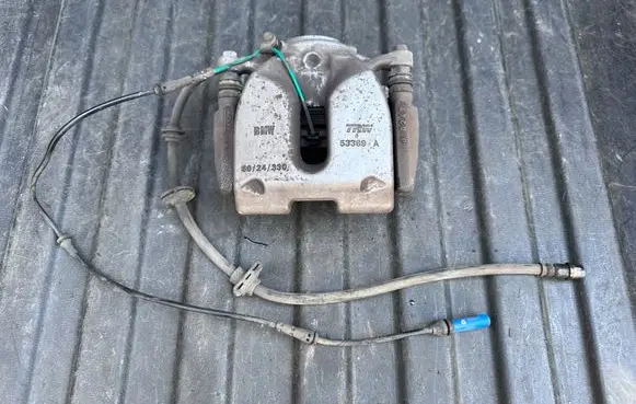 BMW 5 G30 G31 Front brake caliper 53389A