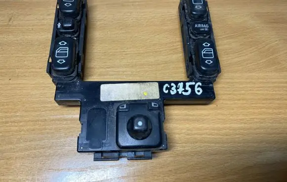 Mercedes-Benz E W210 Other switches/knobs/shifts 2108208610 C3756