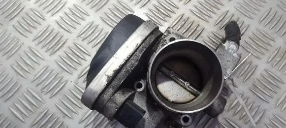 Volkswagen PASSAT B5.5 Throttle valve 06b133062l