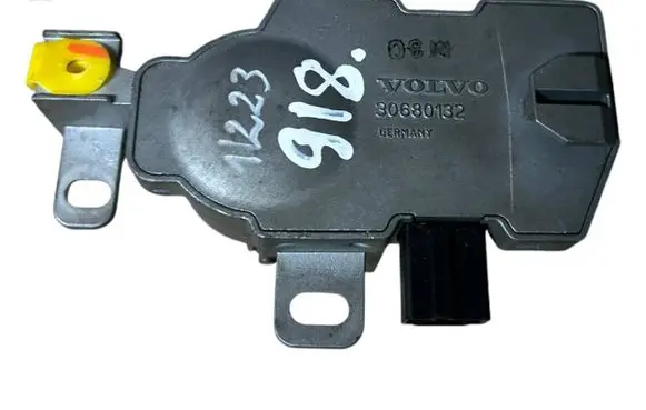 Volvo V50 Steering wheel lock 30680132