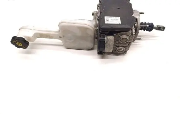 Tesla Model X Master brake cylinder 1045523-00-C