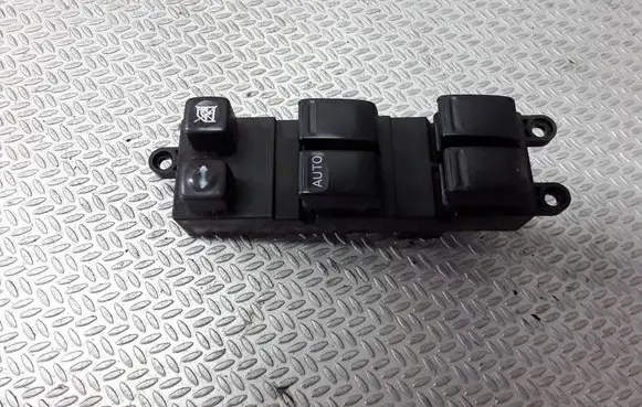 Nissan Primera Electric window control switch 25401AV640