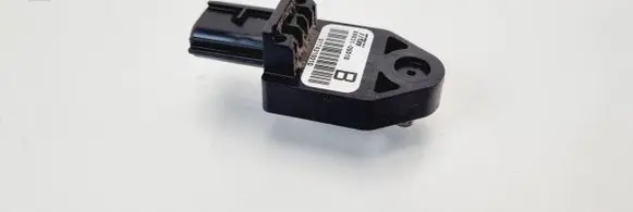 Toyota Avensis T250 Airbag deployment crash/impact sensor 8983105010 017431001D