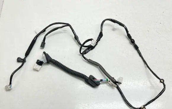 Subaru Crosstrek III Rear door wiring loom 81825FN00A