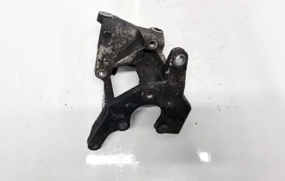 Subaru B9 Tribeca Engine mounting bracket