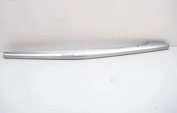 Dashboard glove box trim