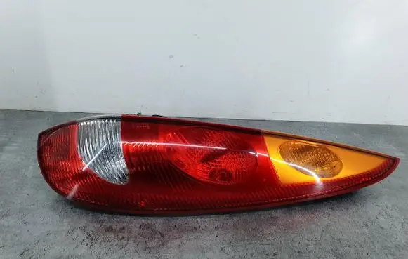 Nissan Almera Tino Rear/tail lights