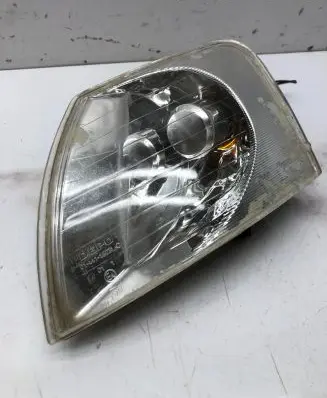 Volkswagen PASSAT B5 Front indicator light 014411523