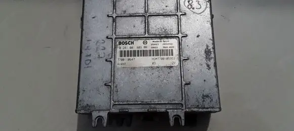 Renault Scenic I Engine control unit/module 0281001809 HOM7700105953