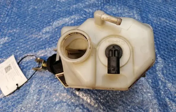 Master brake cylinder