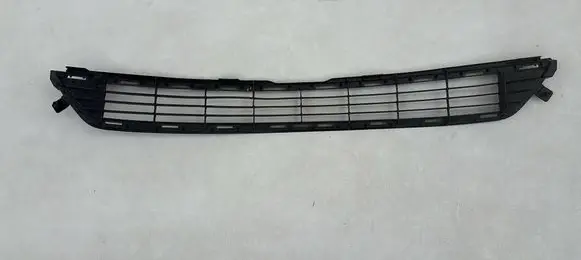 Toyota RAV 4 (XA40) Front bumper lower grill 5311242090