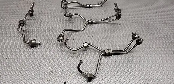 Volvo V60 Fuel injector supply line/pipe 