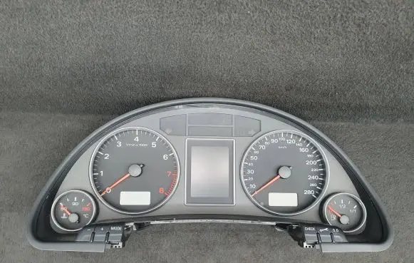 Audi A4 S4 B6 8E 8H Speedometer (instrument cluster) 8E0920931E