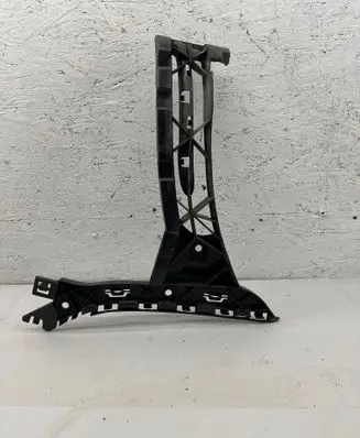 Rear bumper mounting bracket