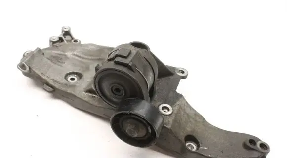 Ford Mondeo MK IV Generator/alternator bracket DS7Q8D611AH