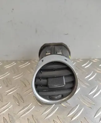 Seat Exeo (3R) Dashboard side air vent grill/cover trim 3R0820901