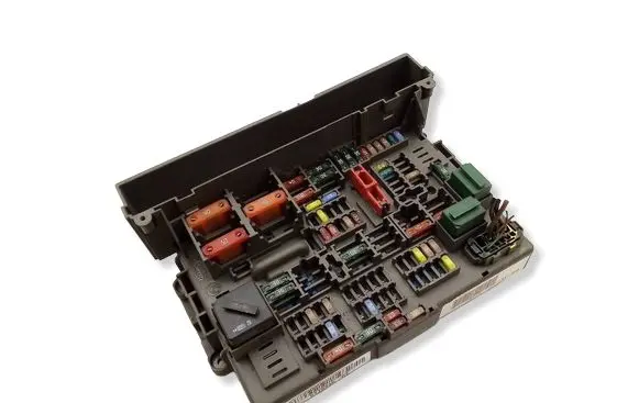 BMW 3 E90 E91 Fuse module 9119446