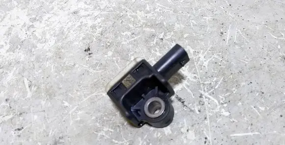 Mercedes-Benz CLA C117 X117 W117 Airbag deployment crash/impact sensor A1668210151