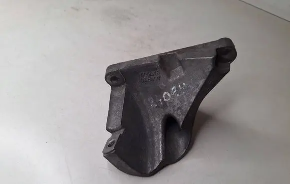 BMW 3 E90 E91 A/C compressor mount bracket 7792318