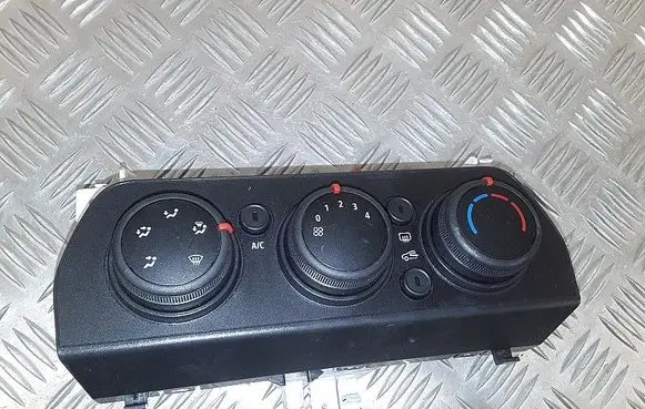 Renault Sandero II Climate control unit 275003079
