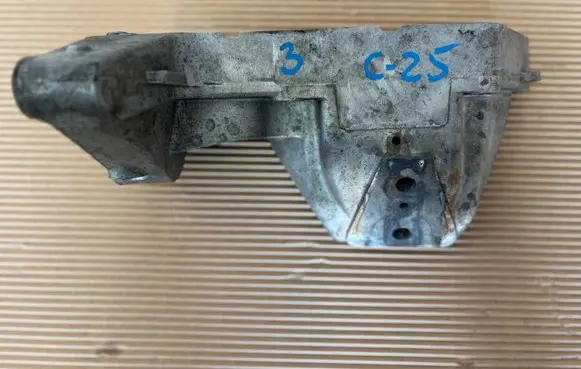 Iveco Daily 6th gen Engine mounting bracket 5801766565