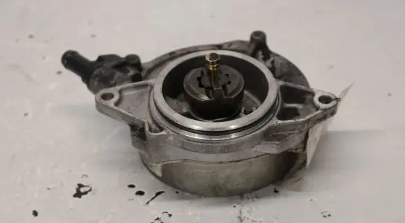 Audi A6 S6 C6 4F Vacuum pump 057145100AC