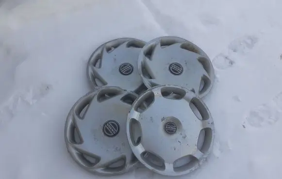 Volvo S70 V70 V70 XC R20 wheel hub/cap/trim 6819707 68197071125