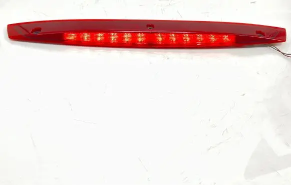 Third/center stoplight