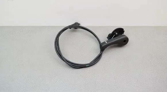Hyundai i20 (PB PBT) Engine bonnet (hood) release handle